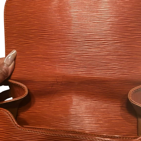 Louis vuitton epi Leather Crossbody Bag - Picture 3 of 11